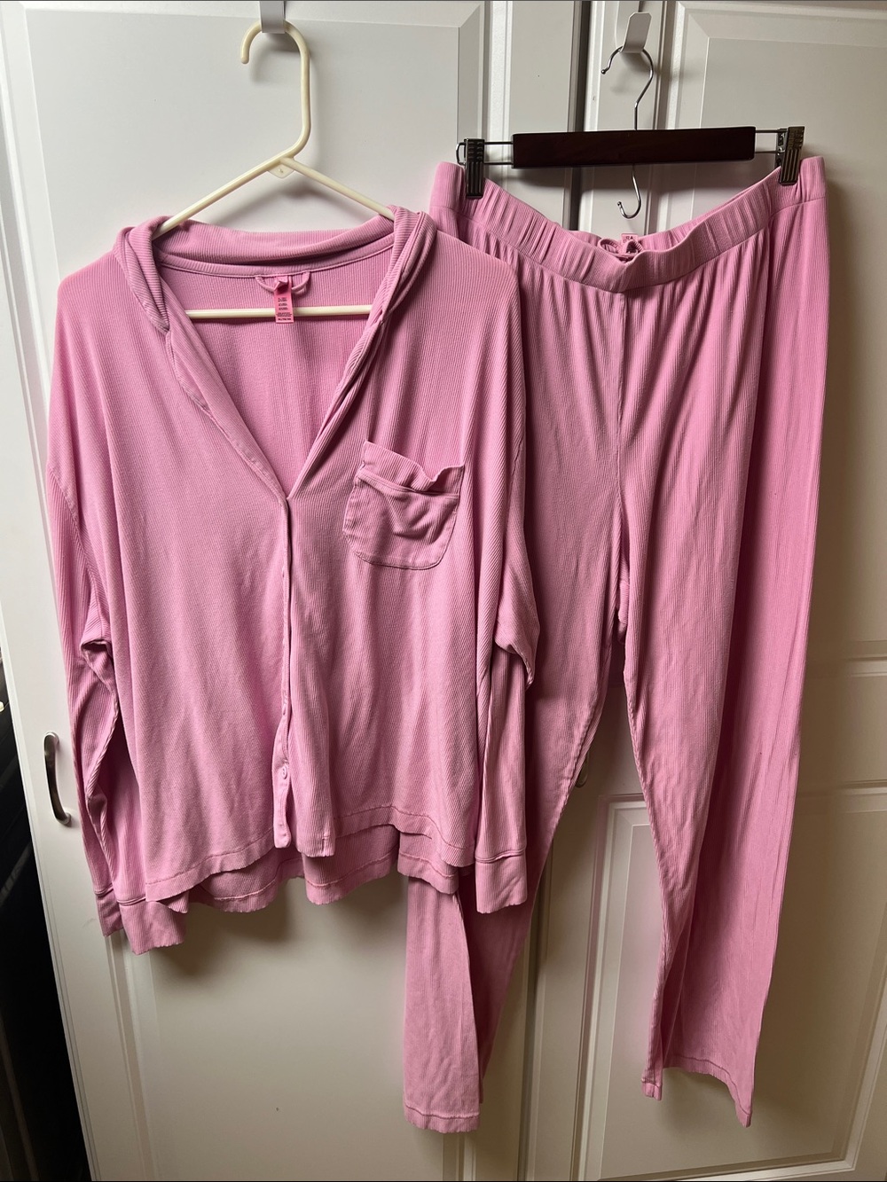SKIMS Bubblegum Pink Two-Piece Lounge Pajama Set, XL